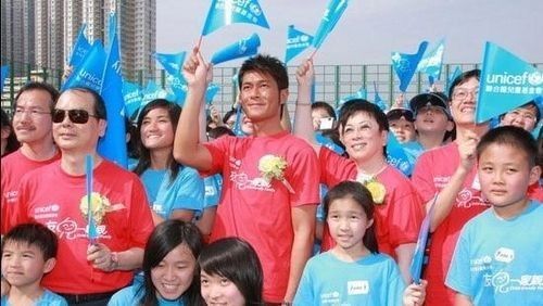 【趣闻】“狗仔皇帝”卓伟说他是最虚伪的人！